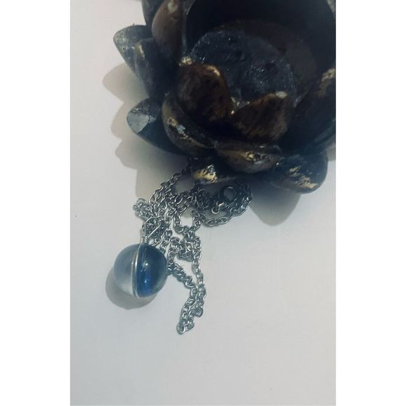 Capricorn BLUE GLOBE ZODIAC STAR SIGN HOROSCOPE NECKLACE - Picture 3 of 7